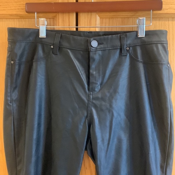 Blank NYC Faux Leather Skinny Pants, Black, Women size 32 - Picture 9 of 17